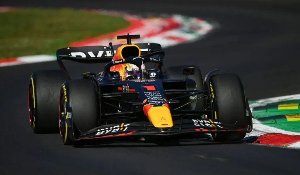 Verstappen ชนะการแข่งขันครั้งที่ 16 ของฤดูกาล F1 - ชนะการแข่งขัน 5 รายการติดต่อกัน