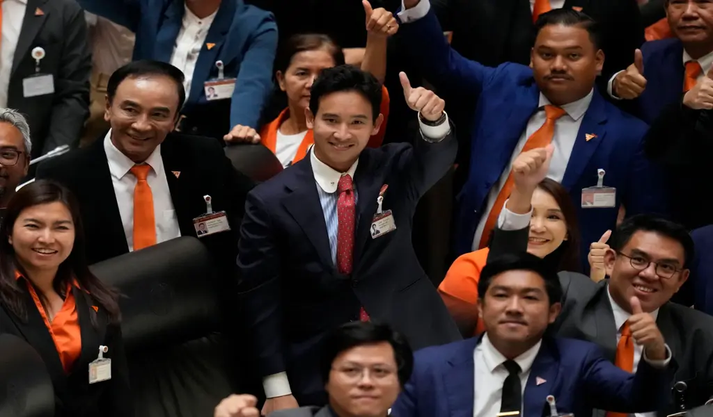 การเปลี่ยนแปลงทางการเมือง: พรรคเพื่อไทยอาจแทนที่ MFP ในประเทศไทย