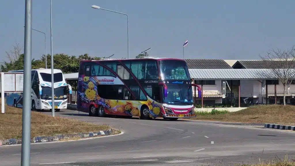 ไทยเนรเทศชาวจีน 300 คนจากคอลเซ็นเตอร์หลอกลวงชาวเมียนมาร์