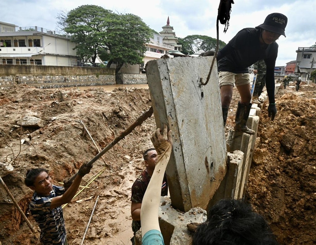 ชาวแม่สายผวาแผนกั้นน้ำ 3 พันล้าน หวั่น 840 หลังถูกทิ้งใน “พื้นที่รับน้ำ” ไร้มาตรการเยียวยา ปลัดแจงงบ 30 ล้านเสริมความแข็งแรงรับมือหน้าฝนปี 69