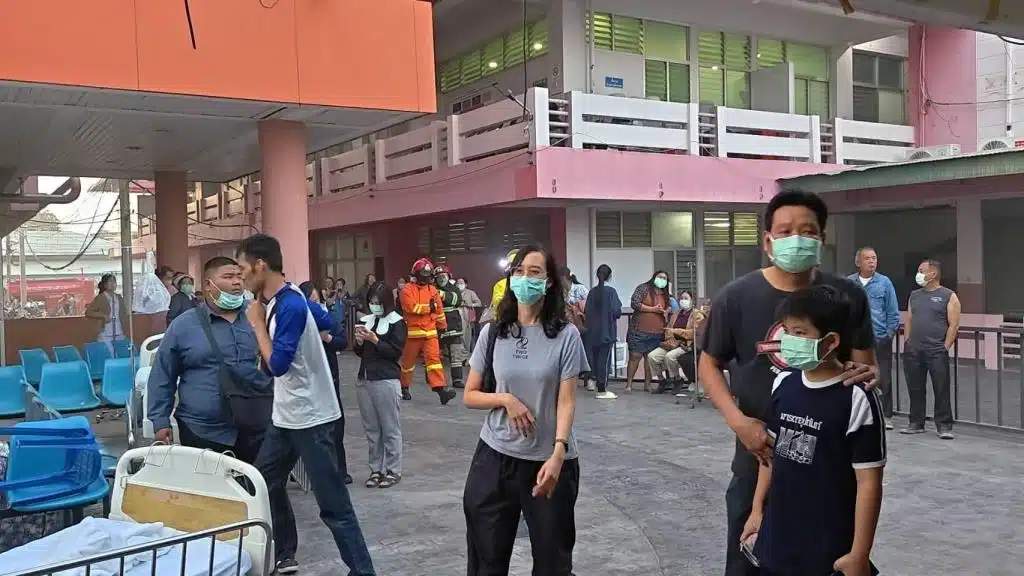 โรงพยาบาลแพร่ อพยพผู้ป่วย 124 ราย หลังเกิดเหตุเพลิงไหม้ชั้นสอง