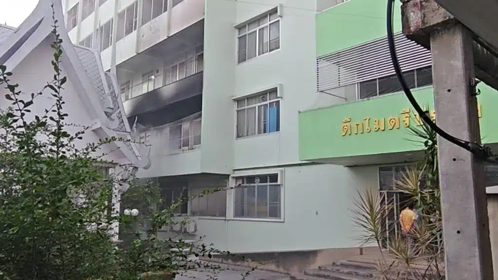 โรงพยาบาลแพร่ อพยพผู้ป่วย 124 ราย หลังเกิดเหตุเพลิงไหม้ชั้นสอง