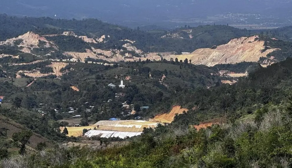 ผู้เชี่ยวชาญกล่าวโทษผู้นำเข้าและผู้ส่งออกแร่ที่ปนเปื้อนในแม่น้ำทางตอนเหนือ