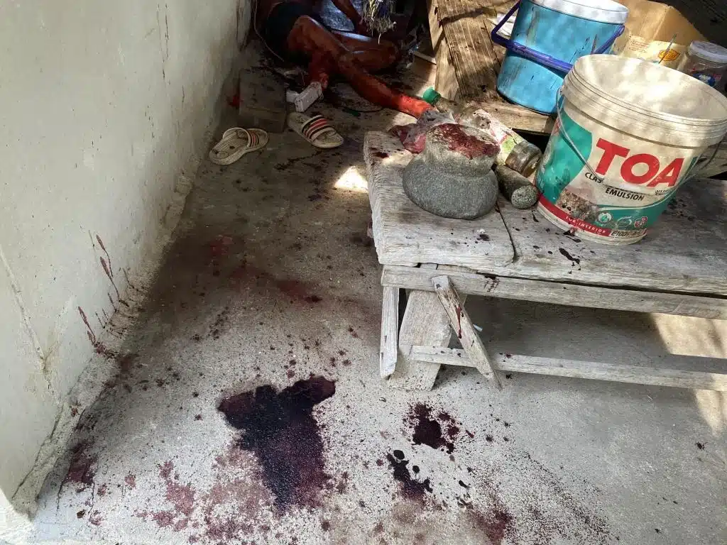 น่าสยดสยอง! ตำรวจพบศพชายหนุ่มเสียชีวิต โดยมีเลือดกระเด็นไปทั่วบ้าน