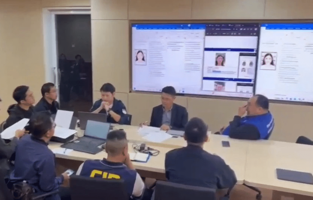 สำนักงานสอบสวนอาชญากรรม (CIB) ได้จับกุมเจ้าหน้าที่ 6 คน ในข้อหาออกบัตรประจำตัวประชาชนไทยให้แก่พลเมืองชาวจีน