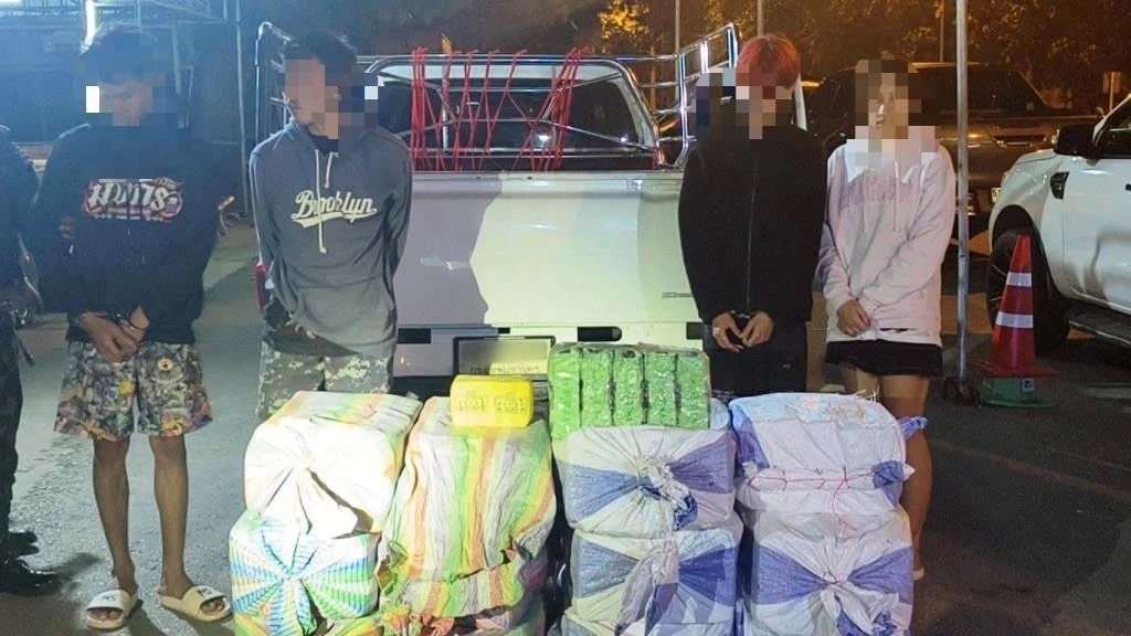 ตำรวจเชียงรายสกัดกั้นการลักลอบขนยาเสพติดครั้งใหญ่ จับกุมผู้ต้องสงสัย 4 ราย