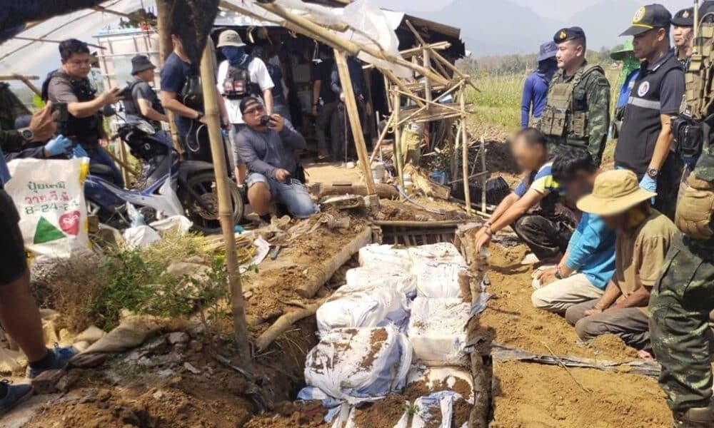 ทหารในจังหวัดเชียงรายยึดยาบ้า 6 ล้านเม็ดที่ฝังไว้ในนาข้าว