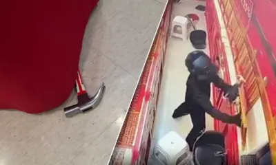 ตำรวจจับกุมเด็กชายอายุ 15 ปี ที่ถูกล่อลวงทางออนไลน์ให้ไปปล้นร้านขายทอง