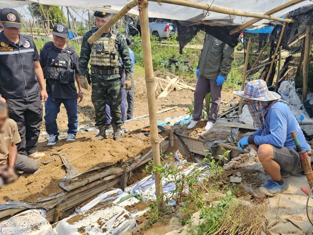 ทหารในจังหวัดเชียงรายยึดยาบ้า 6 ล้านเม็ดที่ฝังไว้ในนาข้าว