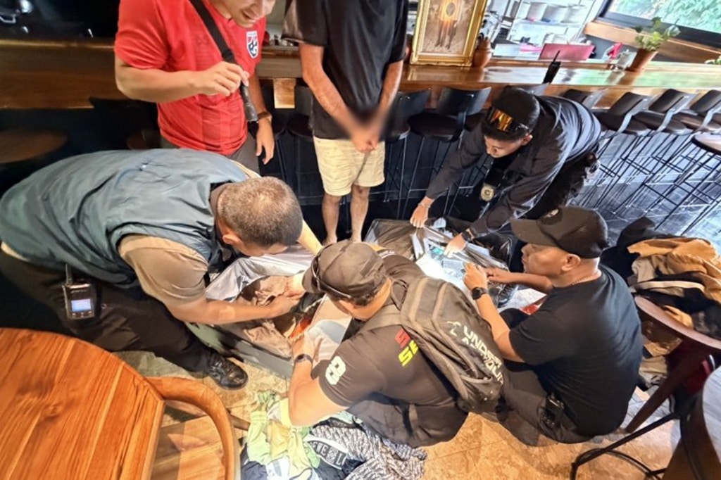 ตำรวจจับกุมชาวอิสราเอลคนหนึ่งที่เกาะพะงัน และยึดยาเสพติดได้กว่า 50 ล้านบาท