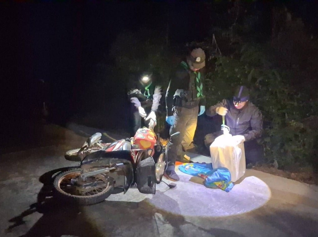 กองกำลังผาเมืองยึดยาบ้า 8 แสนเม็ด ที่แม่ฟ้าหลวง