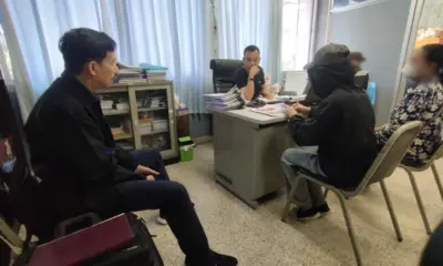 แพร่ - แม่ของนักเรียนหญิงอายุ 17 ปี ในจังหวัดแพร่ เดินทางไปที่ สภ.สอง อีกครั้งช่วงบ่ายวันที่