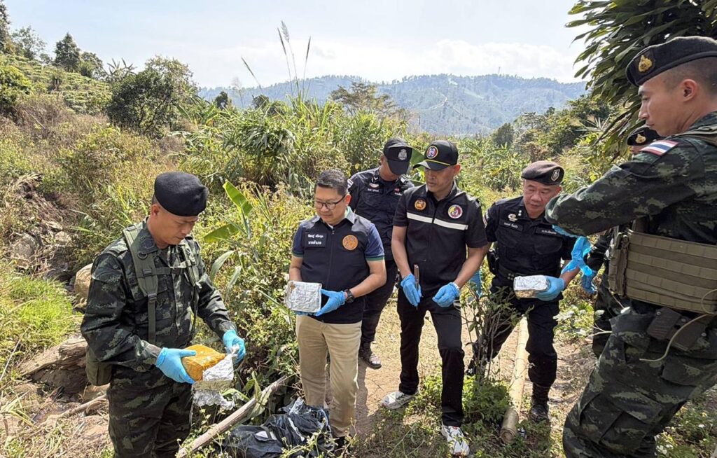 ทหารในจังหวัดเชียงรายยึดยาไอซ์ได้ 232 กิโลกรัม หลังปะทะกับแก๊งค้ายาเสพติด