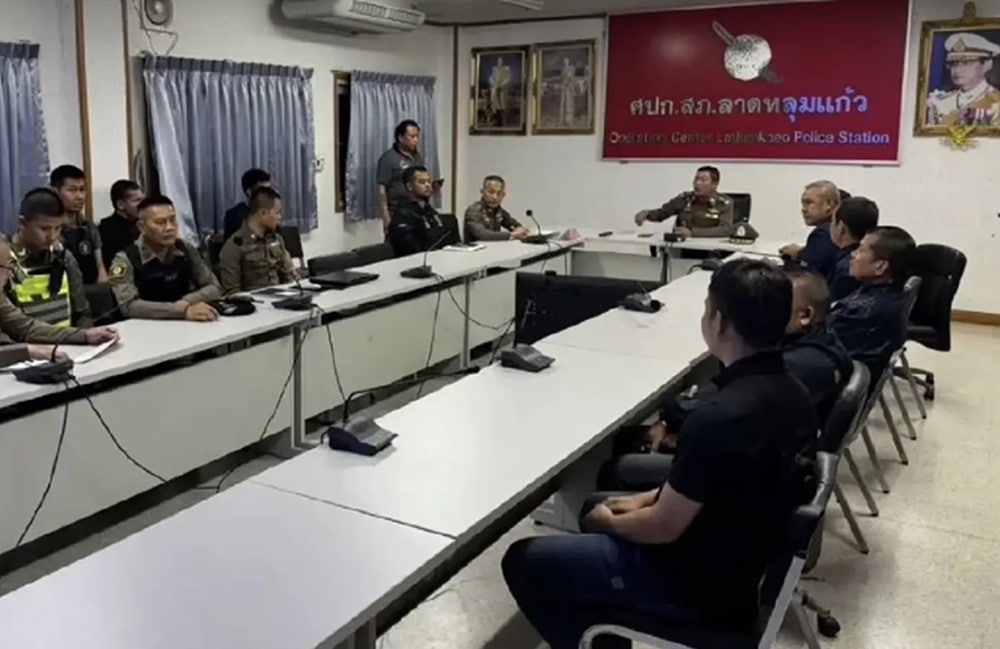 ตำรวจกำลังไล่ล่าคนร้ายติดอาวุธ ส่งผลให้โรงเรียน 14 แห่งต้องปิดทำการ