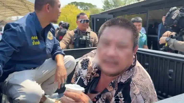 ชายคนหนึ่งที่ยิงปืน 4 นัดใส่บ้านนักการเมืองอ้างว่าถูกผีสิง