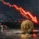 ทำไมราคา Bitcoin ถึงลดลง