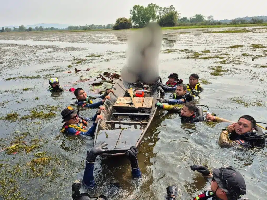 วัยรุ่น 2 คนจมน้ำเสียชีวิตหลังเรือล่มขณะออกไปตกปลาที่หนองหลวงเชียงราย