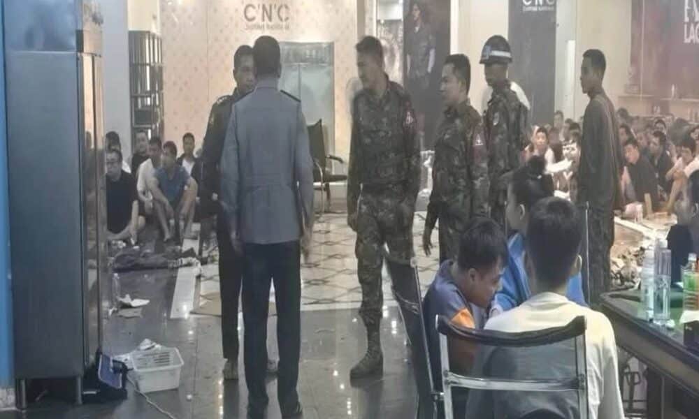 โรงแรมทาชีเลกถูกบุกค้น
