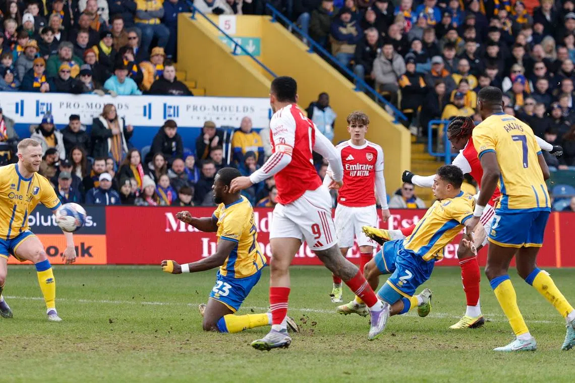 อาร์เซนอล vs แมนส์ฟิลด์ 2-1