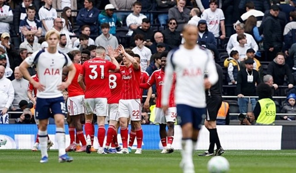 นอตติงแฮม ฟอเรสต์ ถล่มท็อตแนม 3-0