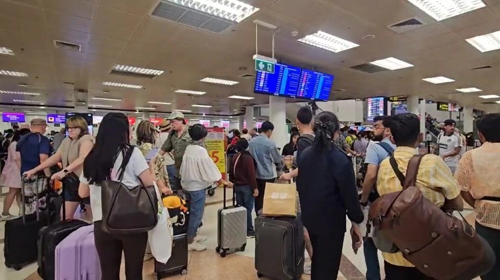 ผู้โดยสารที่สนามบินเชียงใหม่ตกค้างหลังจากเที่ยวบินไปอาบูดาบีถูกยกเลิก