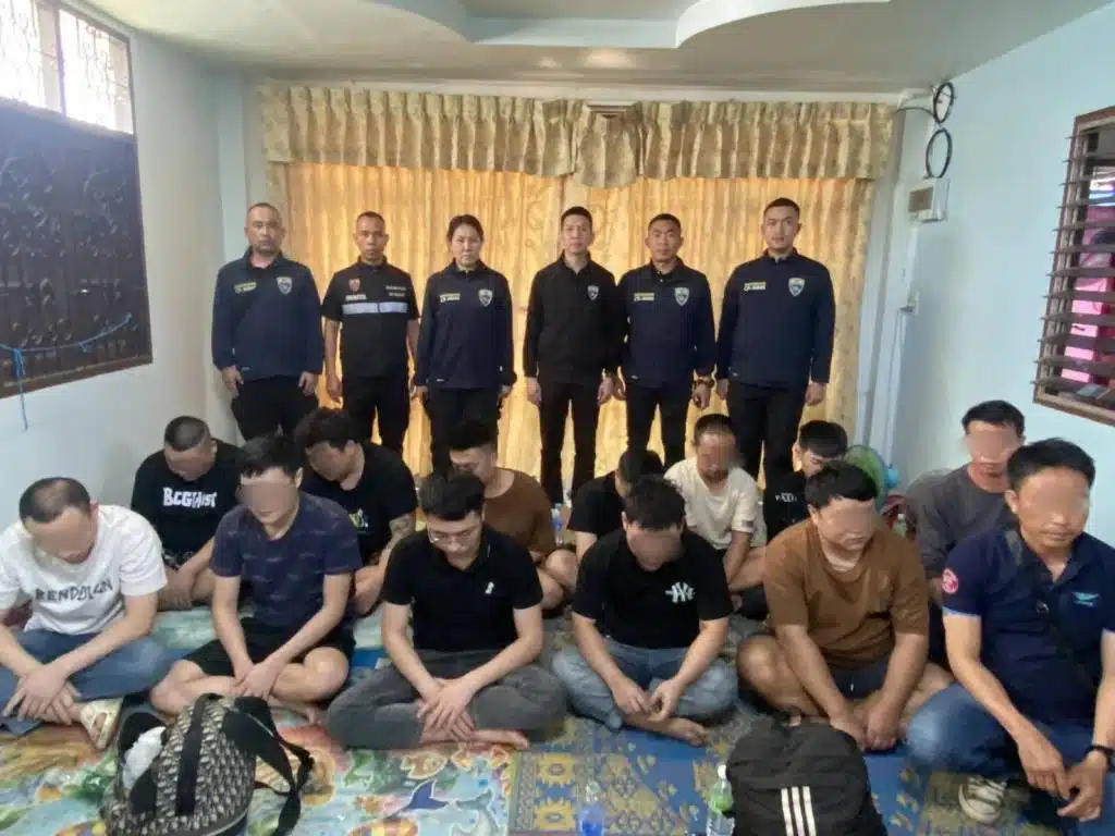 ตม.เชียงรายจับ 11 ชาวจีน ลักลอบเข้าเมือง ซ่อนตัวบ้านเช่าแม่สาย