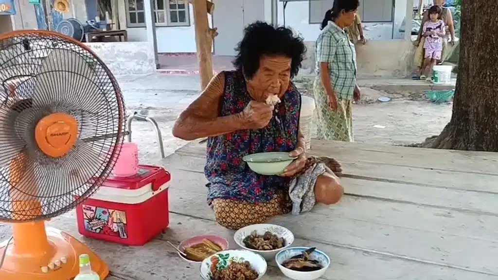 คุณยายวัย 102 ปี เผยเคล็ดลับ "อายุยืน" ของเธอ