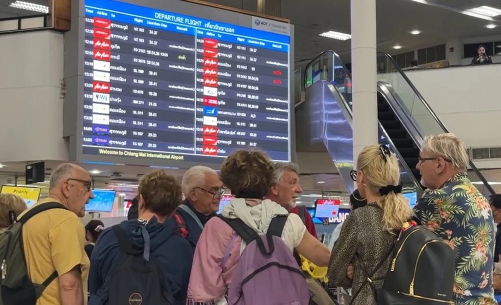 ผู้โดยสารที่สนามบินเชียงใหม่ตกค้างหลังจากเที่ยวบินไปอาบูดาบีถูกยกเลิก