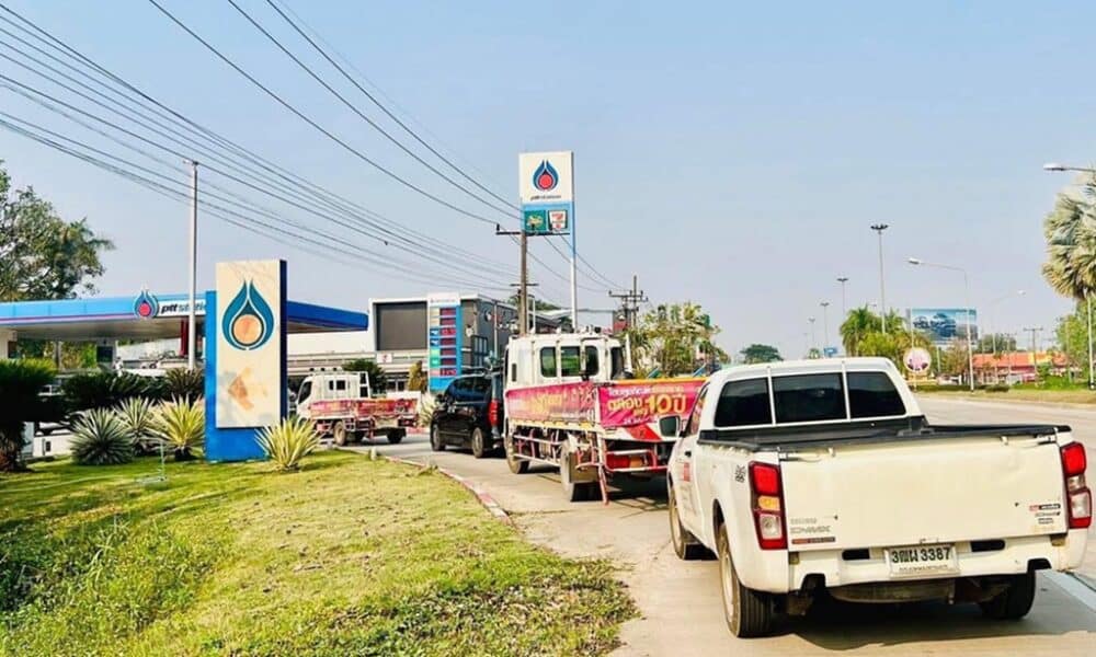 ปั๊มน้ำมันในจังหวัดเชียงรายน้ำมันดีเซลและน้ำมันเบนซิน 95 หมด