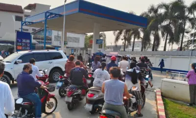 สถานีบริการน้ำมันเชียงรายพบแถวยาวเหยียดเนื่องจากความตื่นตระหนกเรื่องการขาดแคลนน้ำมัน