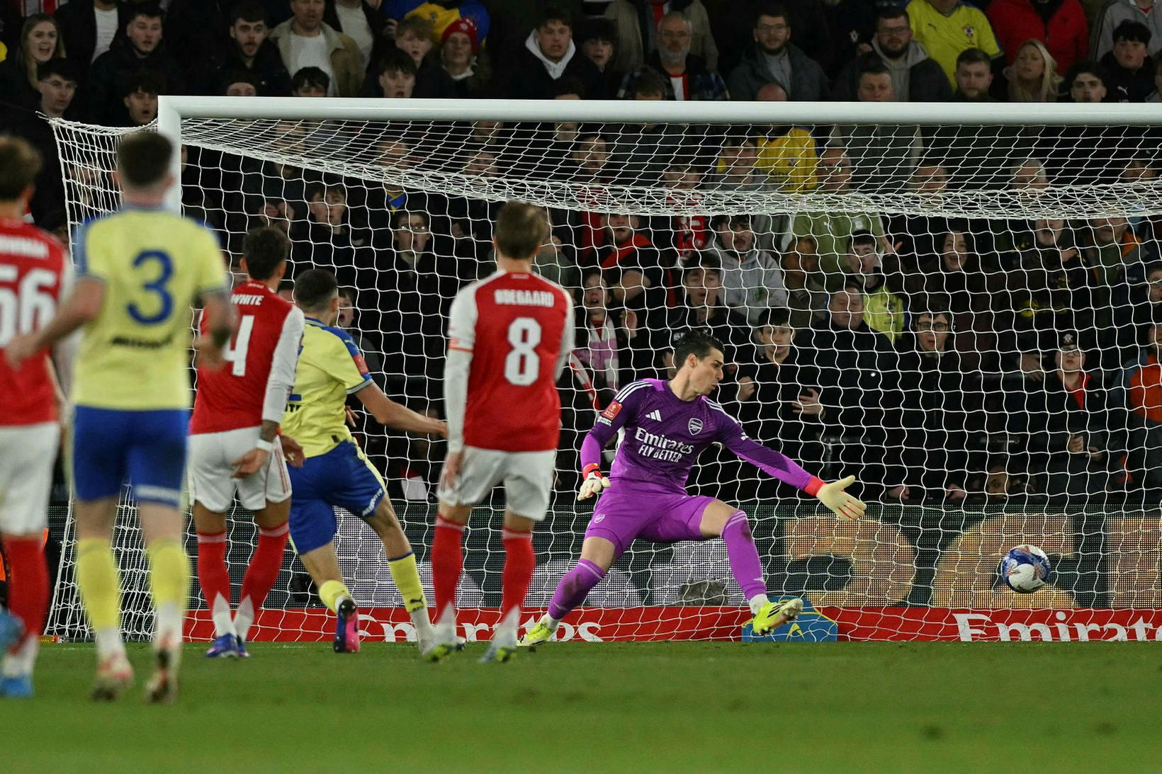 เซาแธมป์ตันพลิกล็อกเอาชนะอาร์เซนอล 2-1 ในศึกเอฟเอคัพ ที่สนามเซนต์แมรีส์