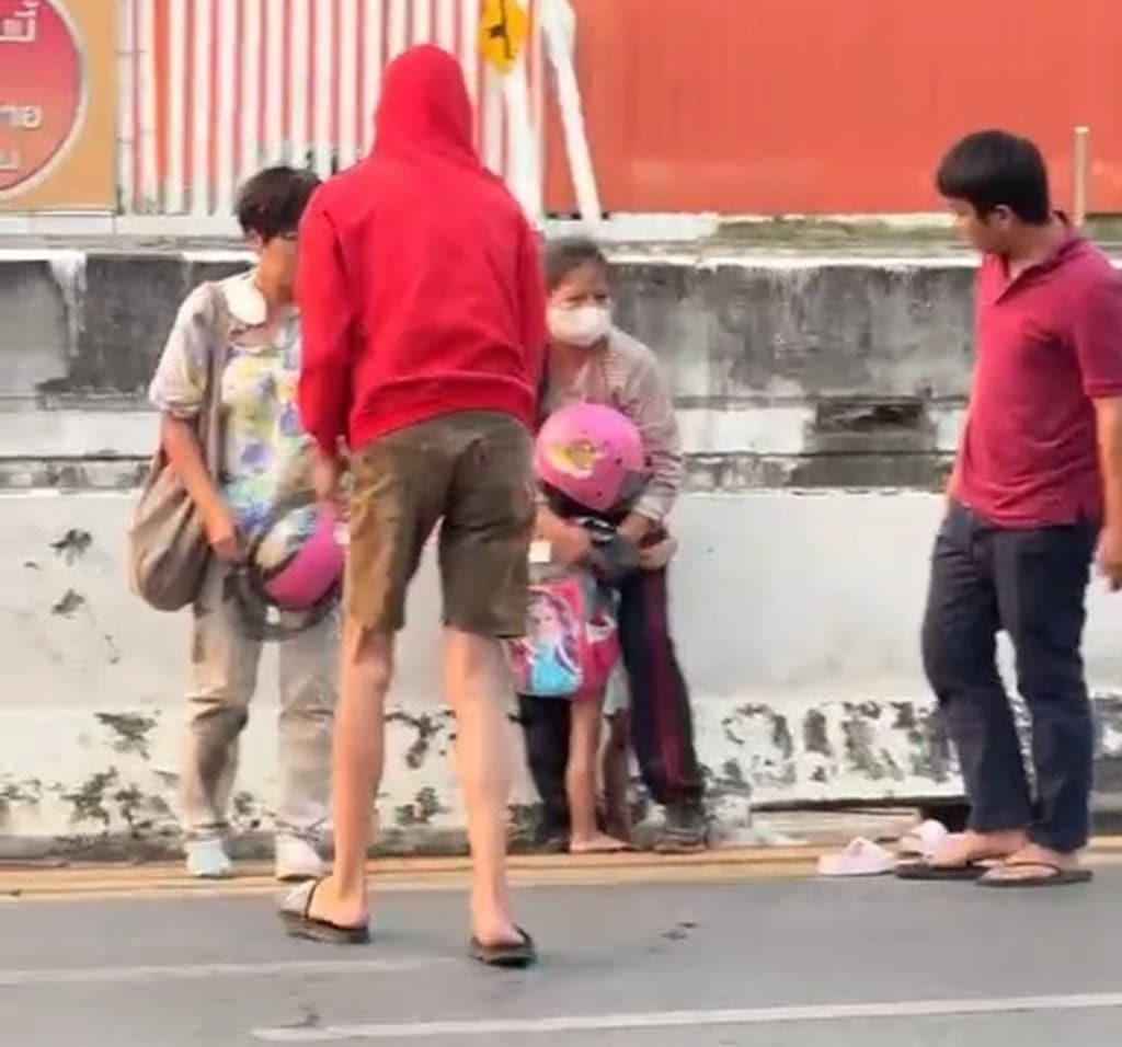 คนขับรถในเชียงใหม่เข้ามอบตัวตำรวจ หลังคลิปวิดีโอเหตุการณ์ทะเลาะวิวาทบนท้องถนนกลายเป็นไวรัล