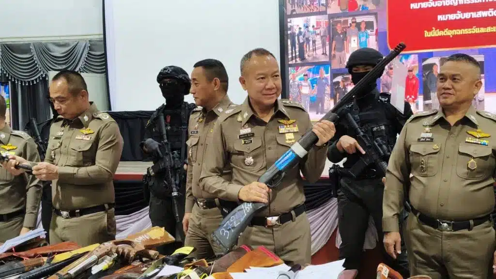 ตำรวจยึดอาวุธปืนผิดกฎหมายกว่า 640 กระบอกในภาคเหนือของประเทศไทย