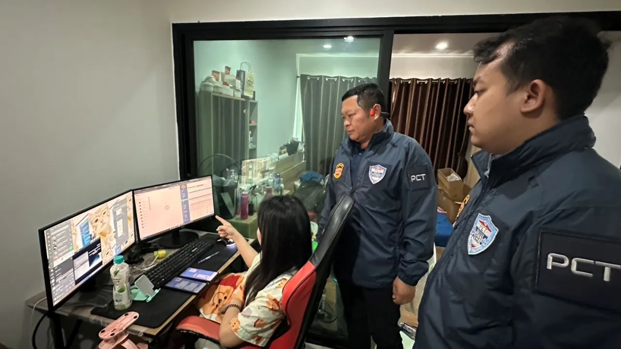 ตำรวจบุกเข้าจับกุมเครือข่ายพนันออนไลน์ขนาดใหญ่ และจับกุมผู้ดูแลระบบ 3 รายของเครือข่ายที่มีมูลค่าการซื้อขาย 564 ล้านบาท