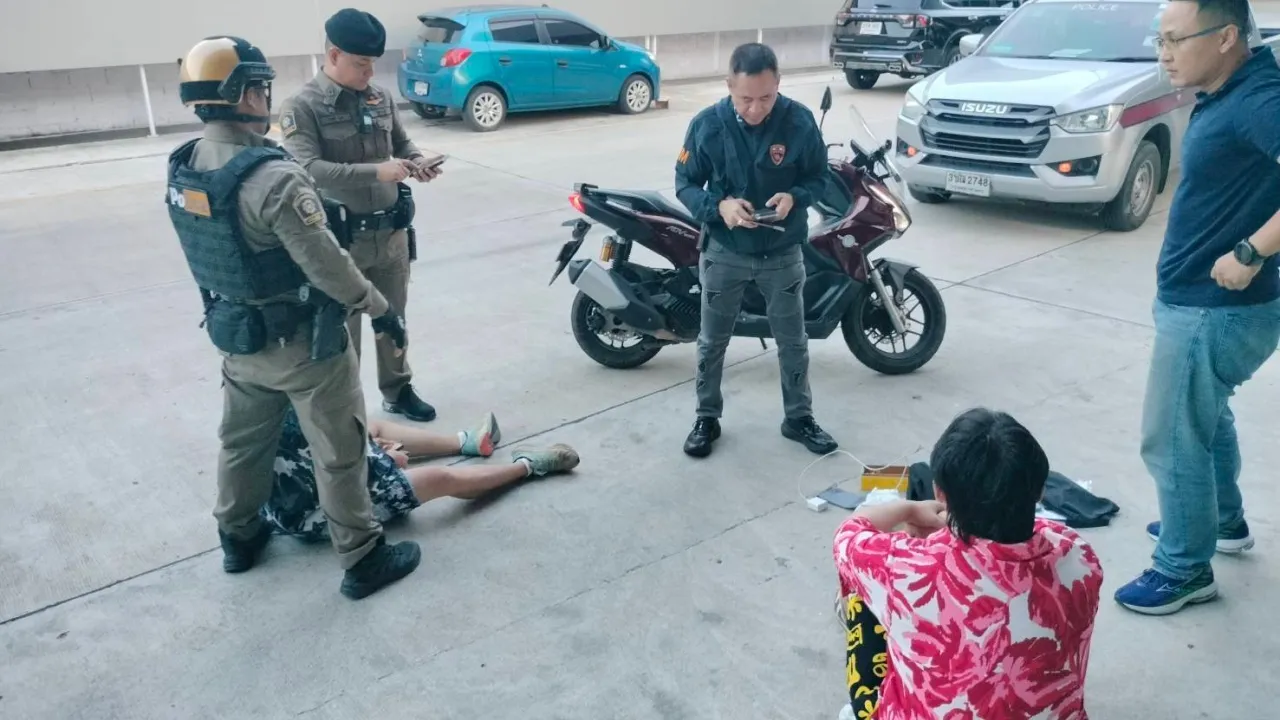 ชายชาวจีนสองคนถูกจับกุมในกรุงเทพฯ ในข้อหา<a href=