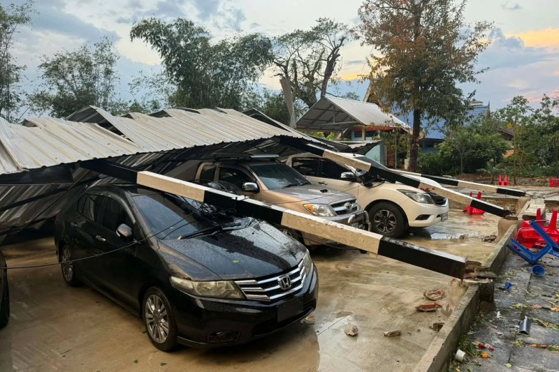 พายุฤดูร้อนถล่มเชียงราย! บ้านเรือนเสียหายกว่า 112 หลัง
