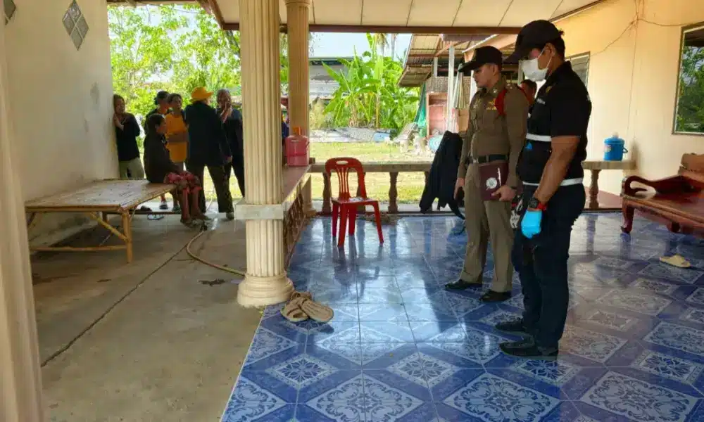 สลดรับสงกรานต์! ลูกชายหลอนหนักอ้างเห็น "บริวาร" เต็มบ้าน คว้ามีดฟันแม่ดับก่อนกราบศพ