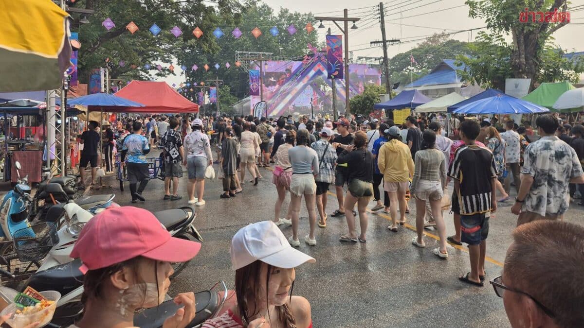 สะพัดริมโขง! สงกรานต์ 3 แผ่นดิน เชียงแสนคึกคัก นักท่องเที่ยวแห่เล่นน้ำเนืองแน่นรับปีใหม่ไทย