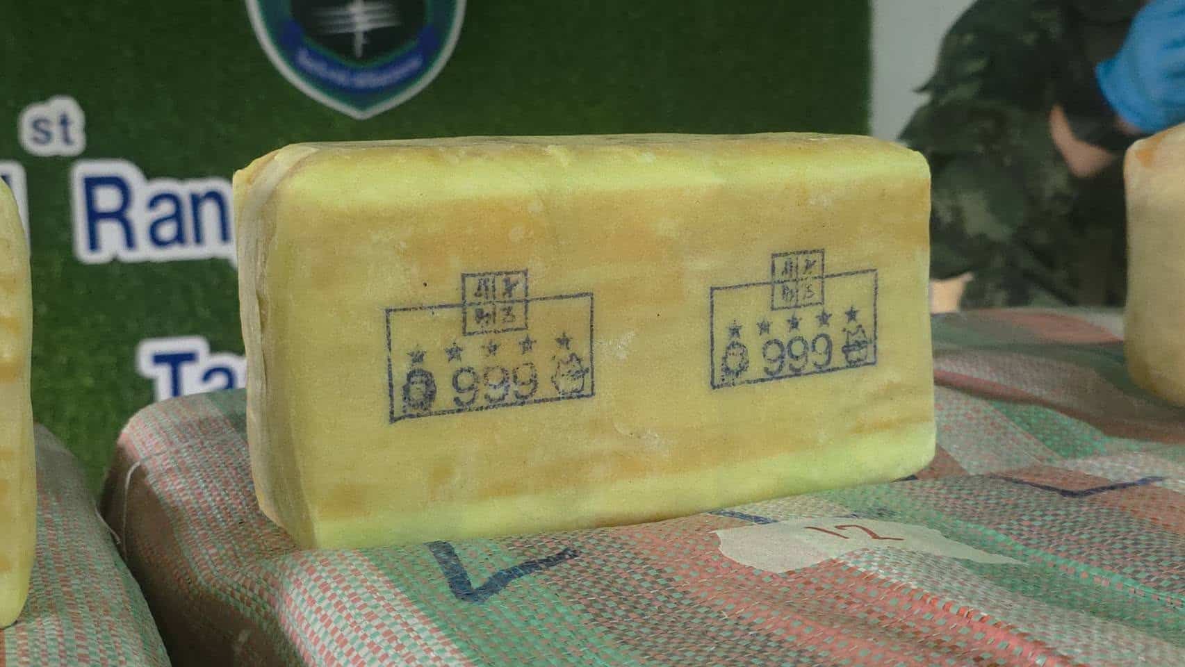 ด่านชายแดนเชียงรายสกัดรถยนต์โตโยต้า ฟอร์จูนเนอร์ ที่บรรทุกยาบ้า 4 ล้านเม็ด