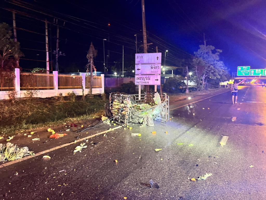 อุบัติเหตุรถชนประสานงาในจังหวัดพิษณุโลก ส่งผลให้มีผู้เสียชีวิต 1 ราย และบาดเจ็บ 3 ราย