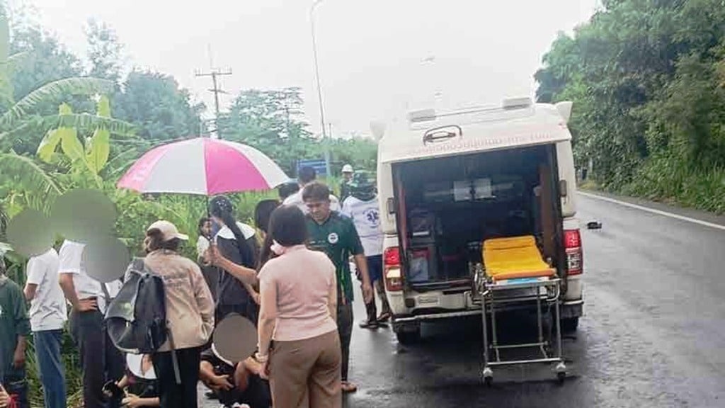 รถตู้รับส่งนักเรียนชนกับรถกระบะในจังหวัดเชียงใหม่ ส่งผลให้มีผู้บาดเจ็บ 27 ราย