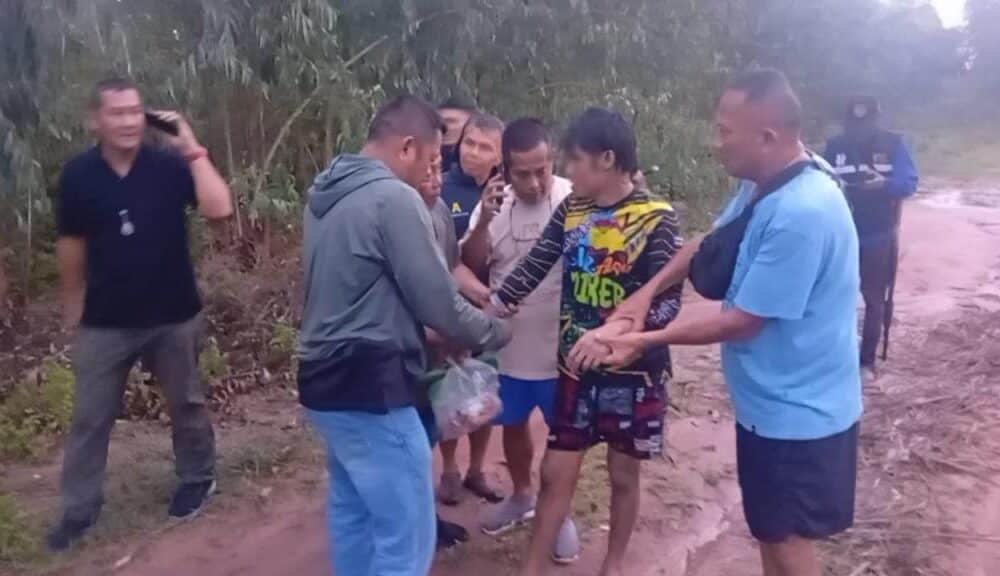 ตำรวจจับกุมผู้ต้องสงสัยในคดีแทงเสียชีวิตอย่างโหดเหี้ยมของนักเรียนอายุ 17 ปี