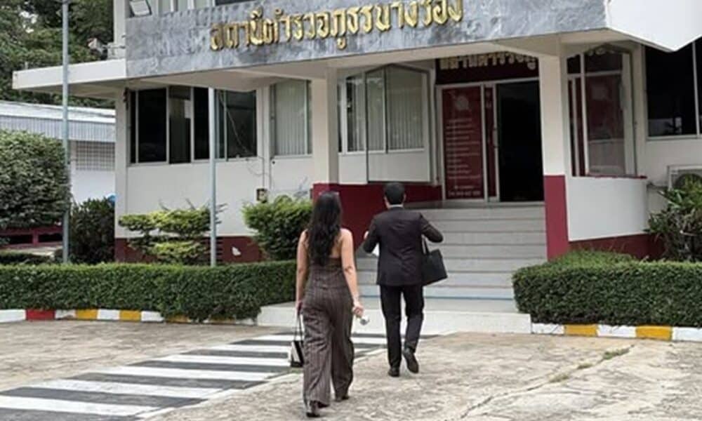 อดีตมิสแกรนด์บุรีรัมย์แจ้งความดำเนินคดีทหารฐานคุกคามและส่งรูปปืนข่มขู่