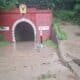 ฝนตกหนักทำให้เกิดน้ำท่วมรุนแรงในจังหวัดลำปาง ส่งผลให้ผู้โดยสารรถไฟติดค้างอยู่
