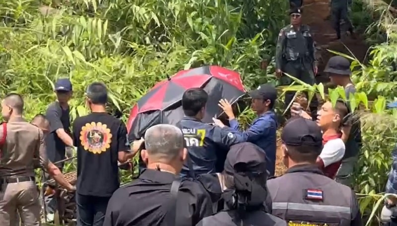 ตำรวจจับกุมลุงอายุ 17 ปี และน้องสาวอายุ 13 ปี ในข้อหาฆาตกรรมเด็กหญิง