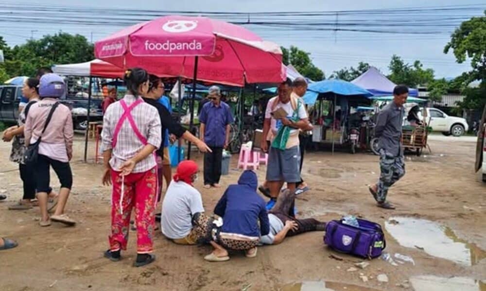 รถกระบะพุ่งชนตลาดในเชียงของ จังหวัดเชียงราย มีผู้บาดเจ็บ 3 ราย