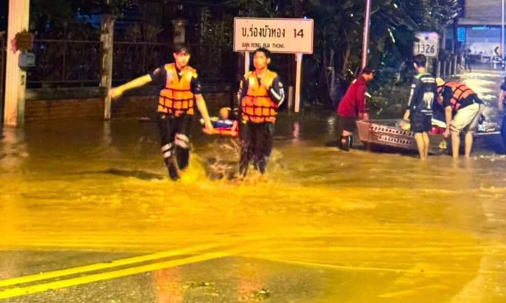 ด่วน! น้ำป่าซัดพญาเม็งราย เชียงราย อพยพชาวบ้านกลางดึก กู้ภัยเร่งช่วยเหลือ