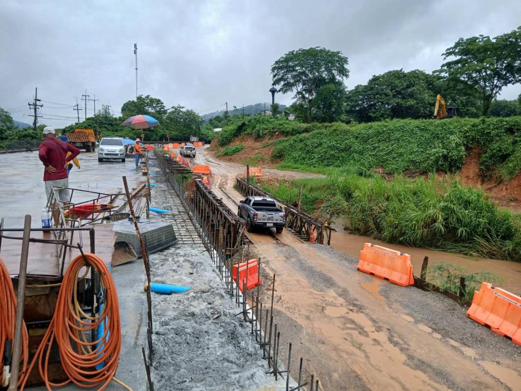 เชียงรายโดนพายุฝนกระหน่ำ: น้ำท่วมฉับพลันพัดถนนสายสำคัญหลายสายขาด