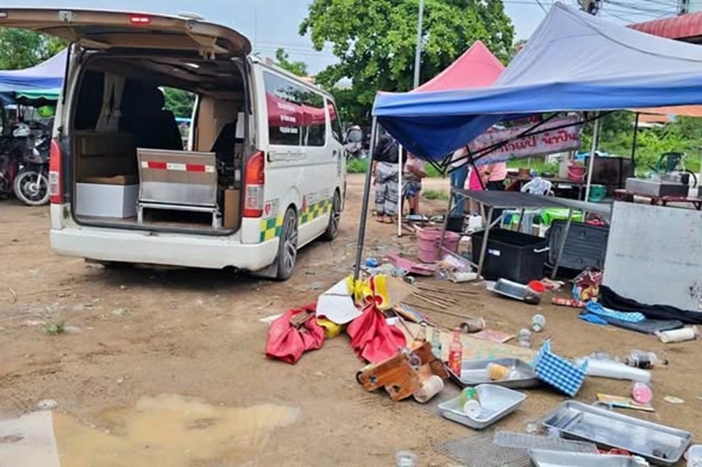 รถกระบะพุ่งชนตลาดในเชียงของ จังหวัดเชียงราย มีผู้บาดเจ็บ 3 ราย