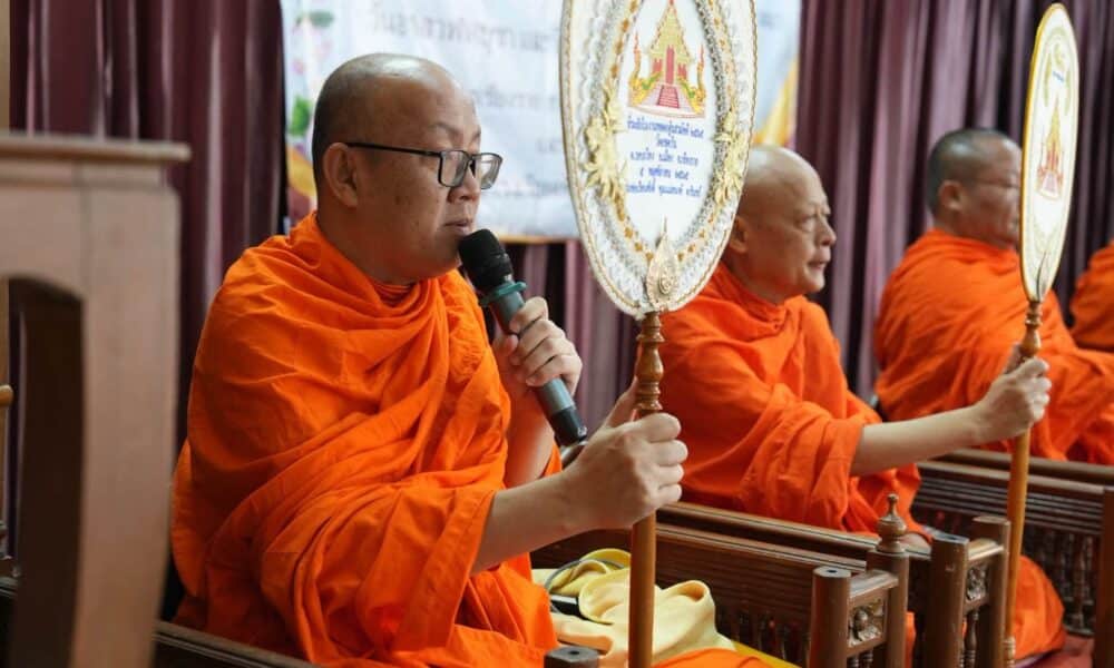 เทศบาลเมืองเชียงรายชูพลัง “บ้าน วัด โรงเรียน ชุมชน” จุดเทียนพรรษาปี 2569 สืบสานวิถีพุทธอย่างยั่งยืน